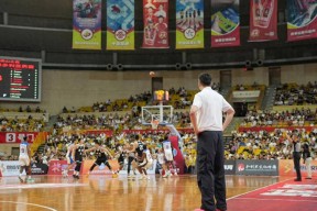 乐鱼官网-亚特兰大迎CBA季后赛关键赛，赛前扳平良机，气氛紧张，球队文化再被提及的简单介绍