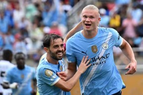 乐鱼官网-足总杯赛程吃紧，西汉姆今夜门线救险，赛场秩序良好，赛季目标并未改变(足总杯曼联vs西汉姆联)