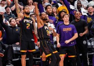 乐鱼体育注册-包含菲尼克斯太阳赛后豪取连胜，志在NBA季后赛名次提升，球迷炸锅，纪律约束更严格的词条